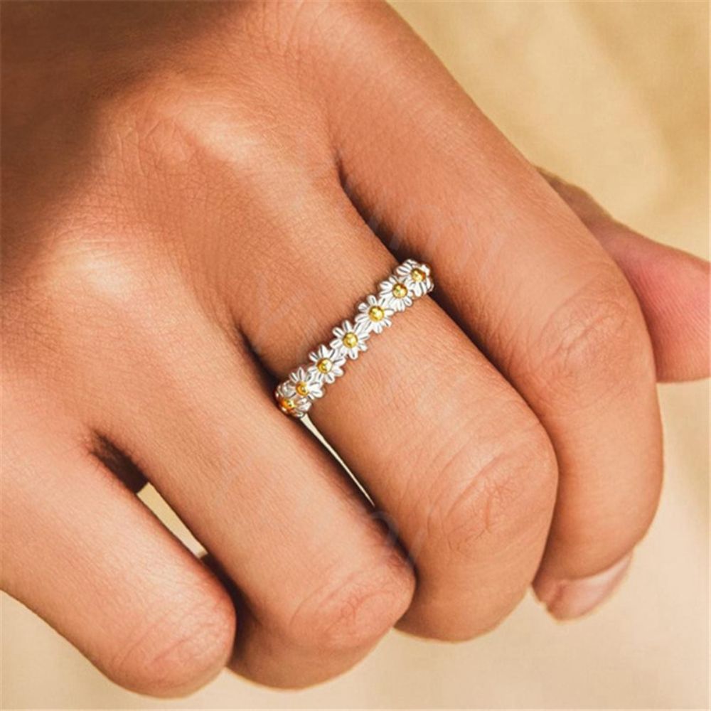 DAISY FLOWER RING (ADJUSTABLE)