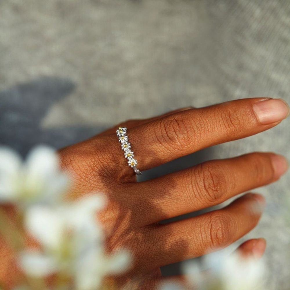 DAISY FLOWER RING (ADJUSTABLE)