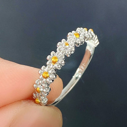 DAISY FLOWER RING (ADJUSTABLE)